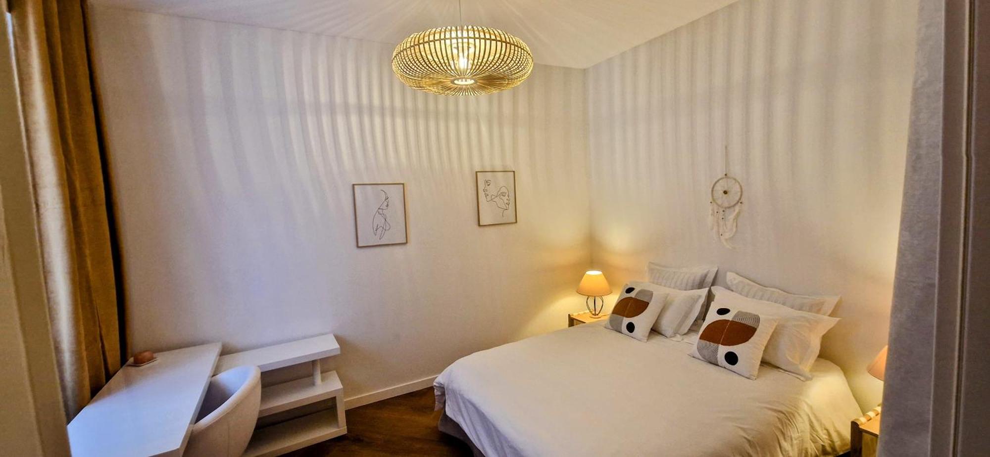 Appartement Esprit Loft, D'exception, 3 Chambres, Jardin Au Centre Ville, Climatisation Sète