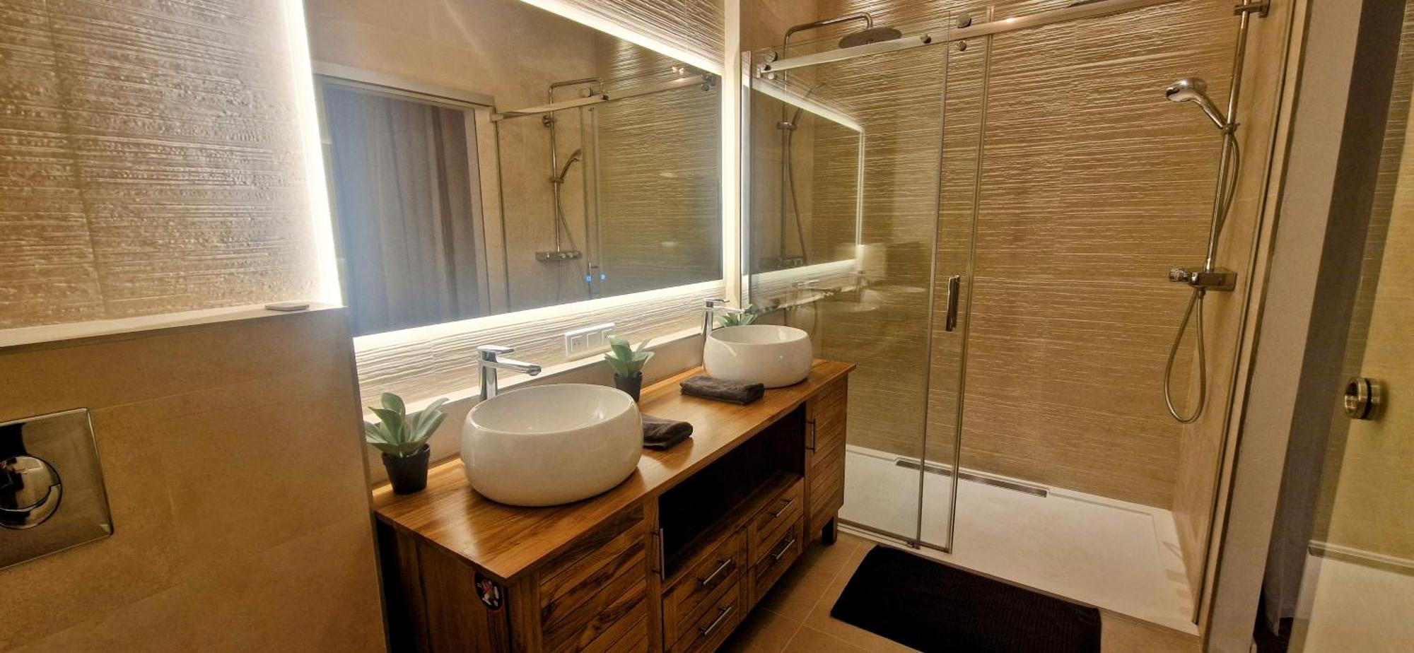 Esprit Loft, D'exception, 3 Chambres, Jardin Au Centre Ville, Climatisation Sète